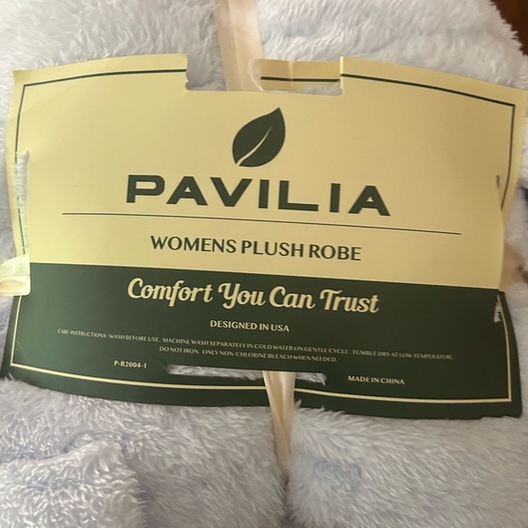 PAVILIA Luxe Fleece Robe in Light Blue - Picture 9 of 10